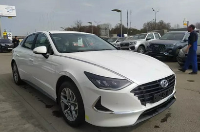 Hyundai Sonata 2.5 (180 л.с.) бензин, АКПП, передний привод Лот № 300